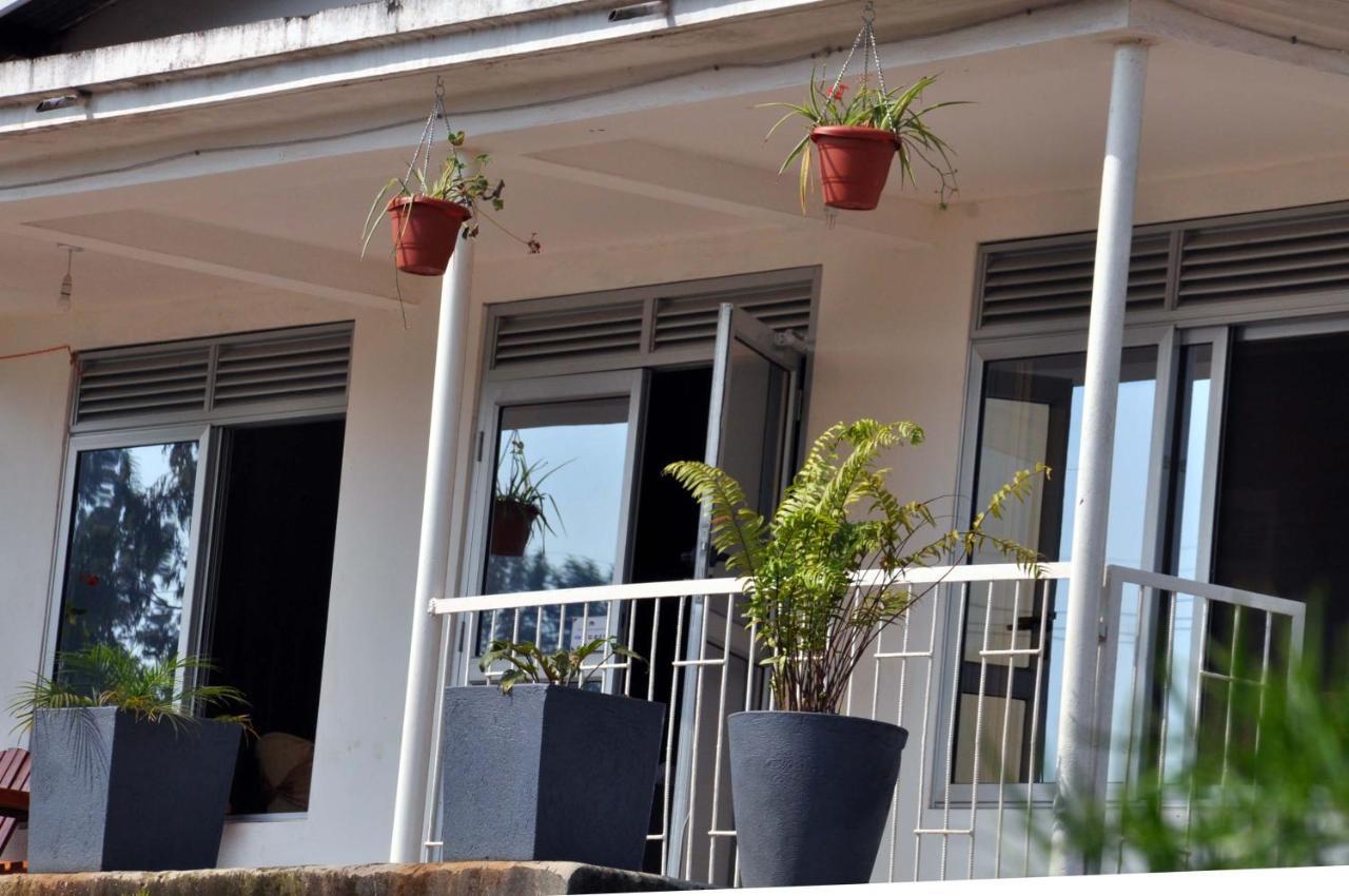 Riverside Resort Hotel Kabale Exterior foto